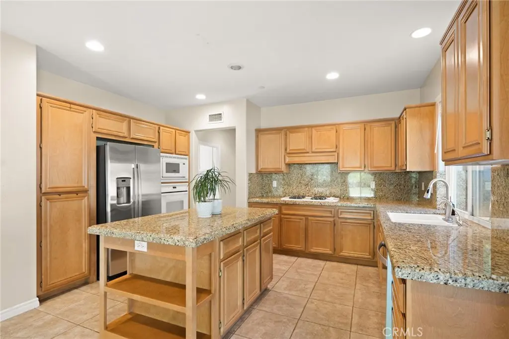 51 Mountain Laurel, Azusa