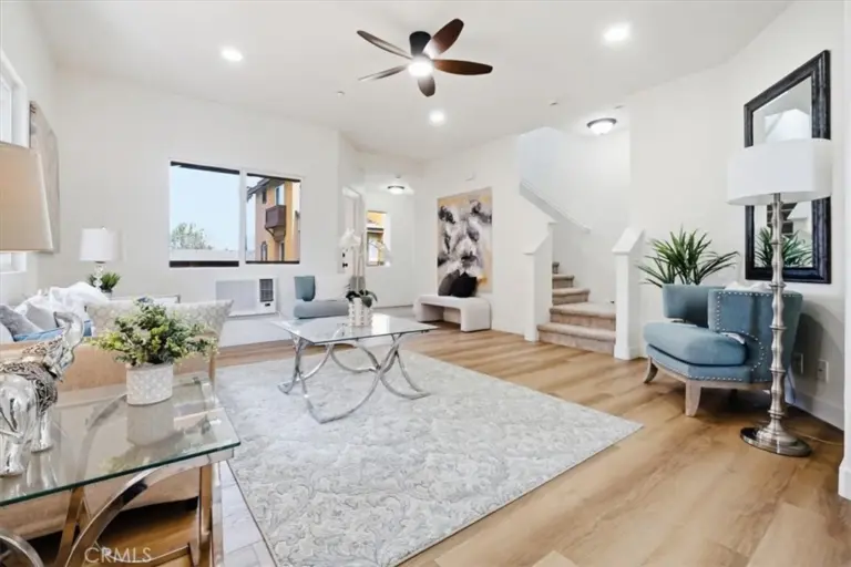 511 N Lark Ellen #F, Covina