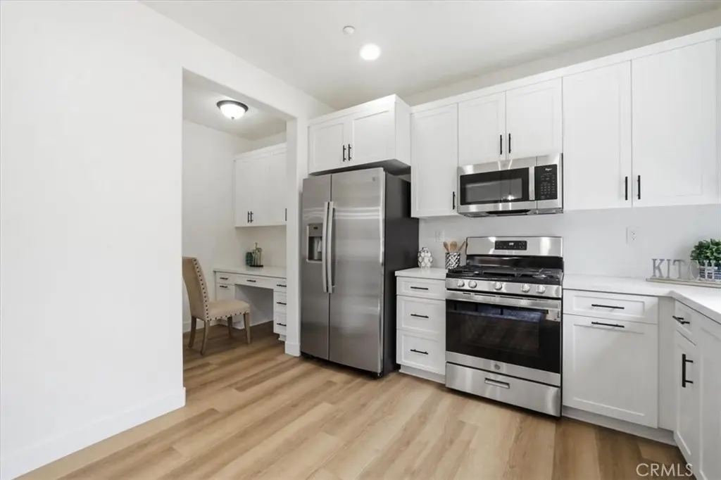 511 N Lark Ellen #F, Covina