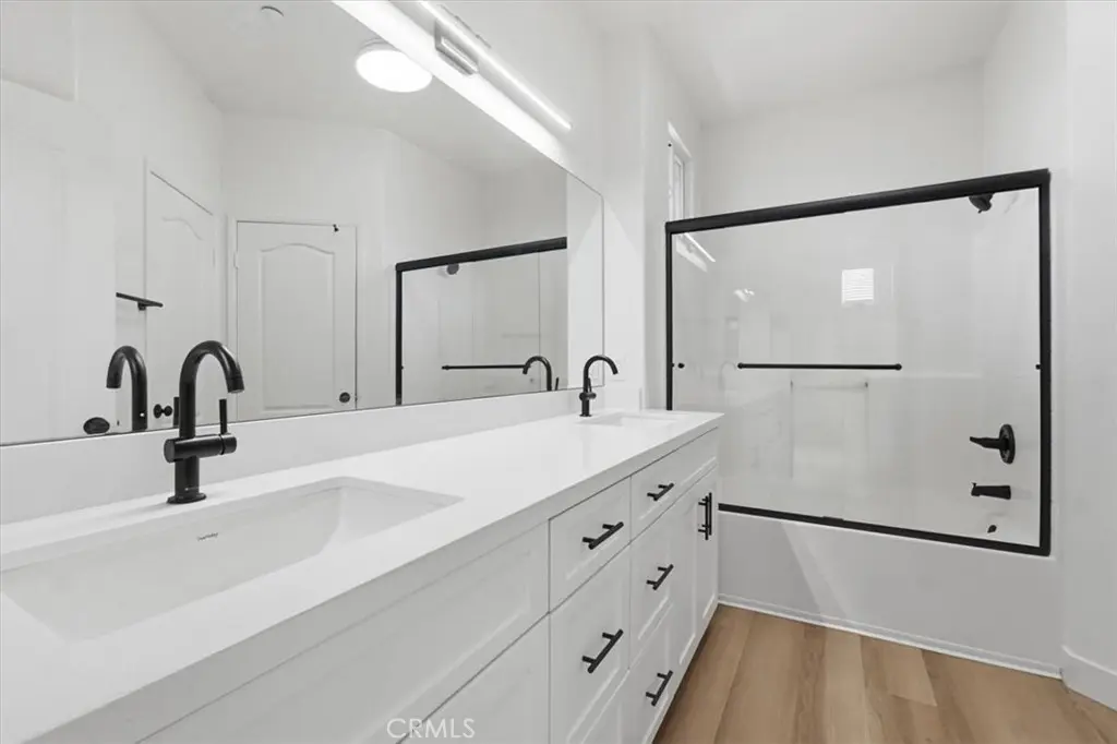 511 N Lark Ellen #F, Covina