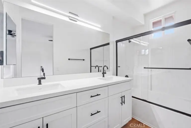 511 N Lark Ellen #G, Covina