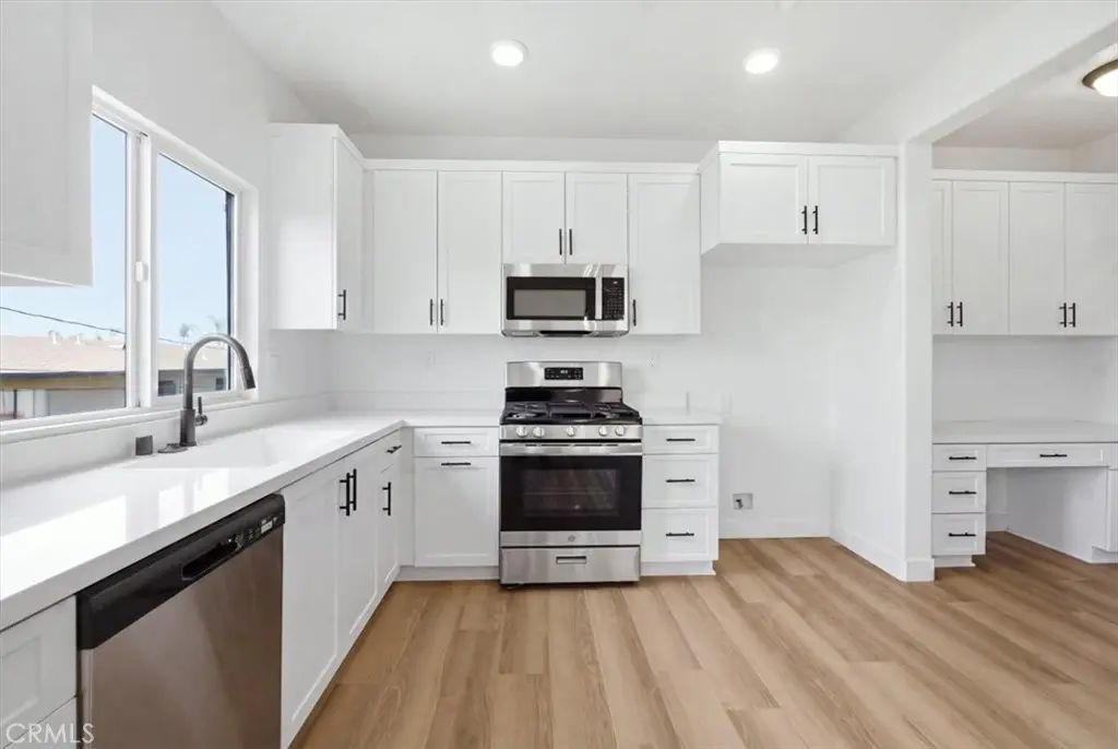 511 N Lark Ellen #I, Covina
