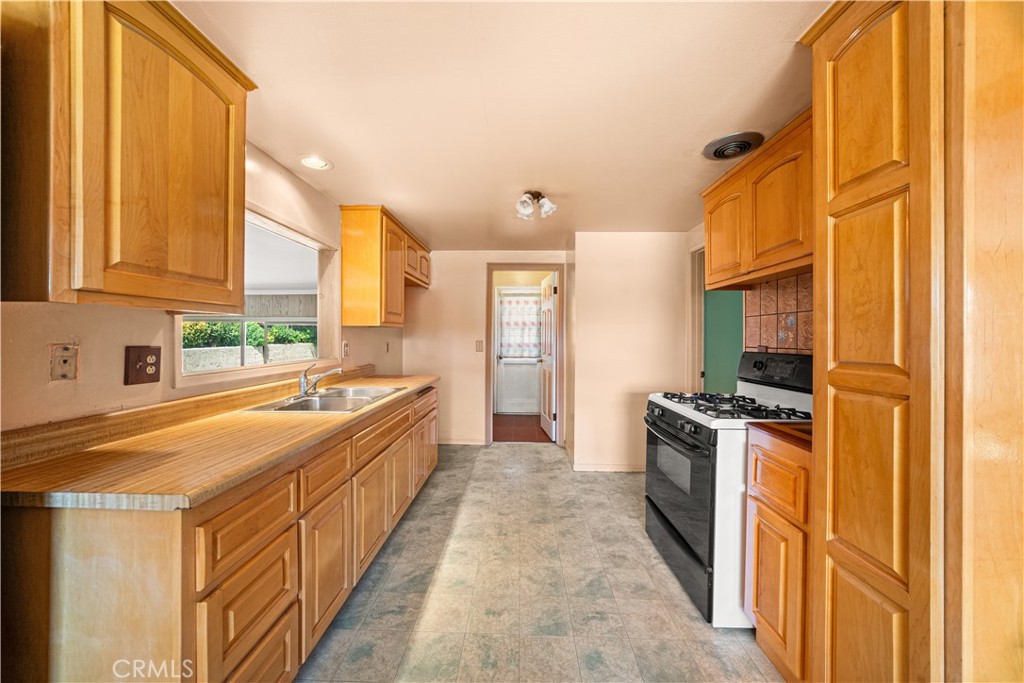 520 Lyford Drive, La Verne