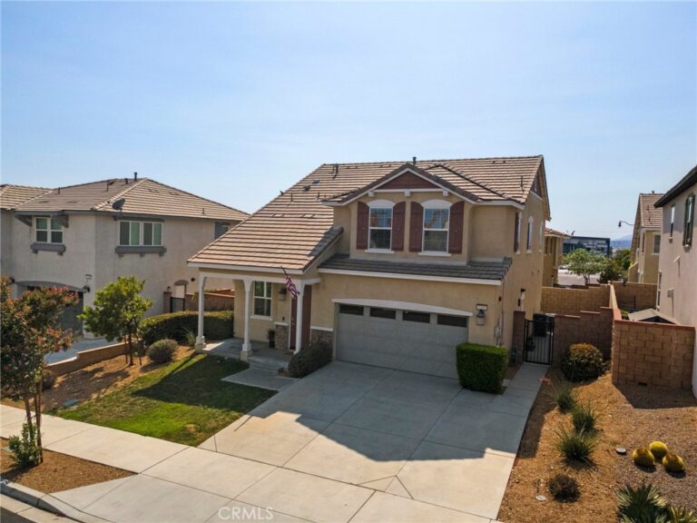 5200 Blueberry, Fontana
