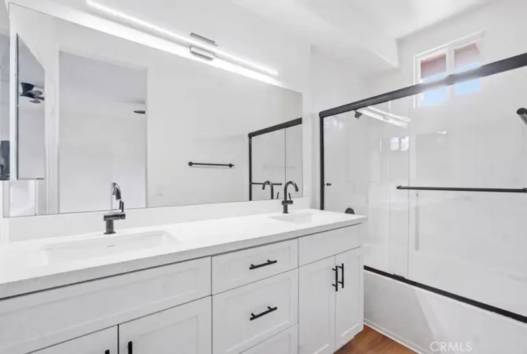 521 N Lark Ellen #B, Covina