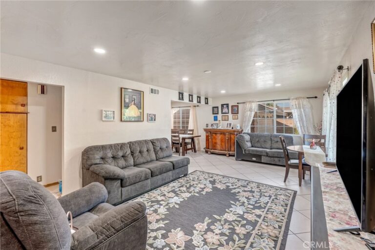 535 E Valencia Street, Rialto