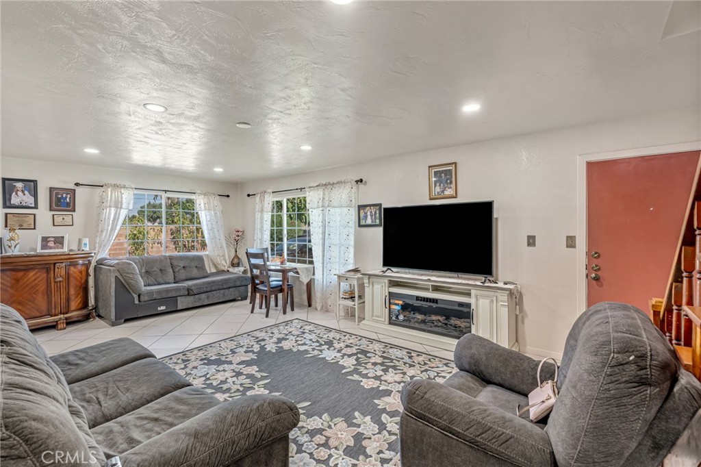 535 E Valencia Street, Rialto