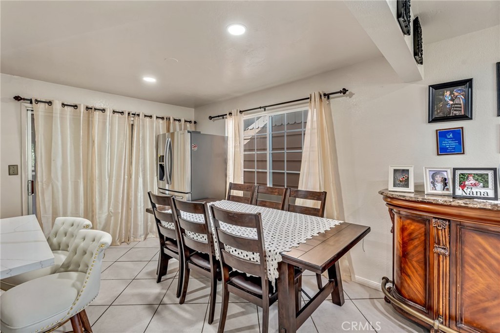 535 E Valencia Street, Rialto