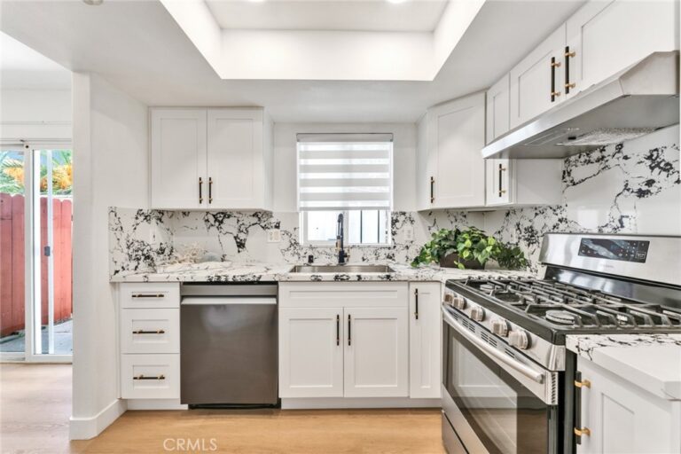 535 W D #L, Ontario