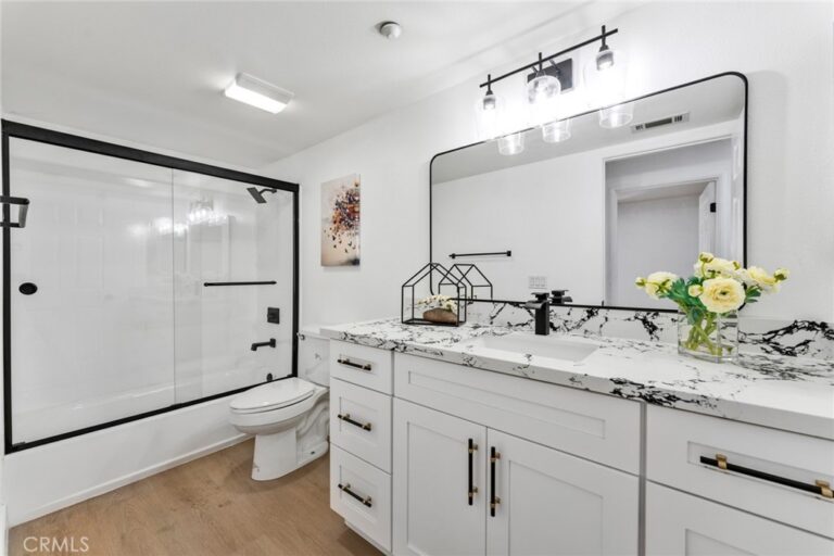 535 W D #L, Ontario