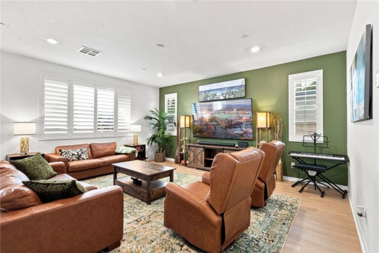 5355 Delaney Way, Fontana