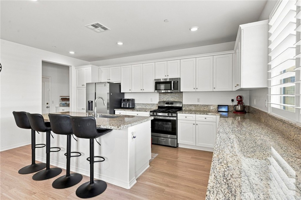 5355 Delaney Way, Fontana