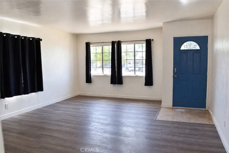 5474 San Bernardino, Montclair