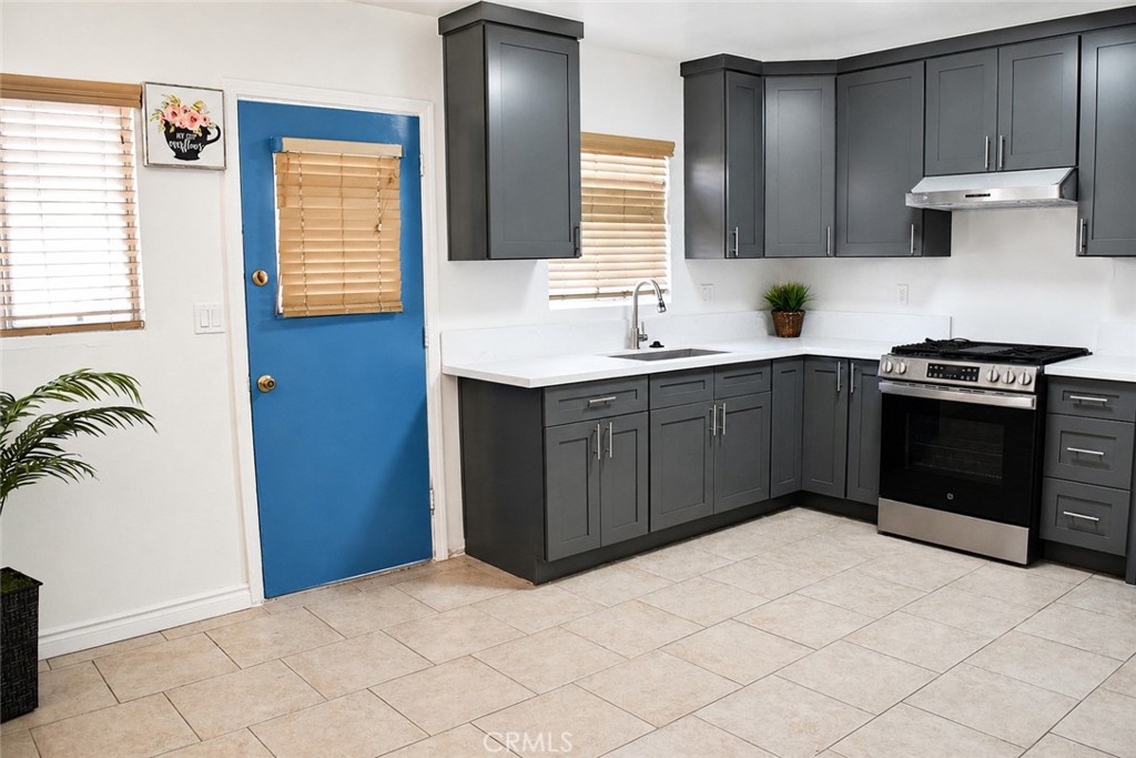 5474 San Bernardino, Montclair
