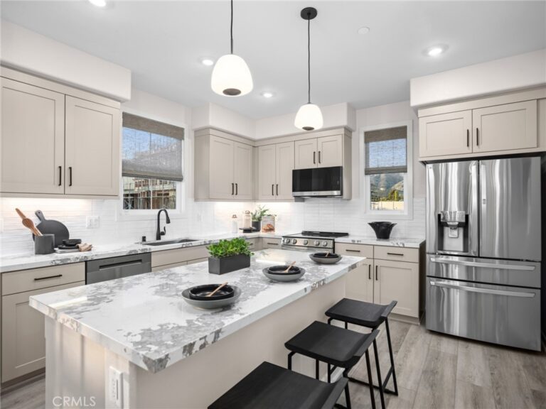 548 Gregory Way, Glendora