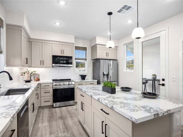 548 Gregory Way, Glendora