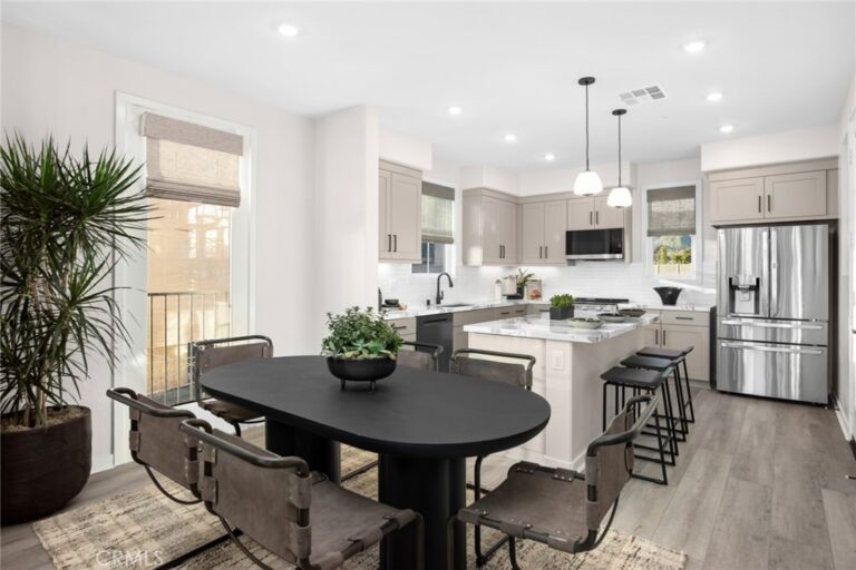 548 Gregory Way, Glendora
