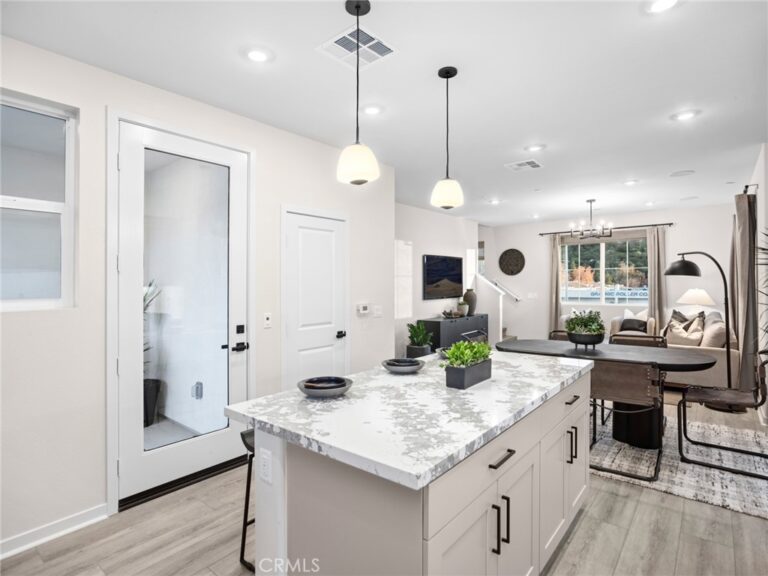 548 Gregory Way, Glendora