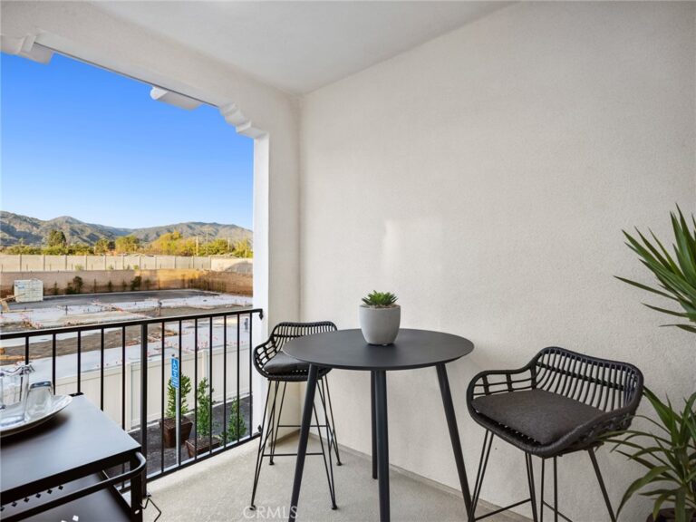 548 Gregory Way, Glendora