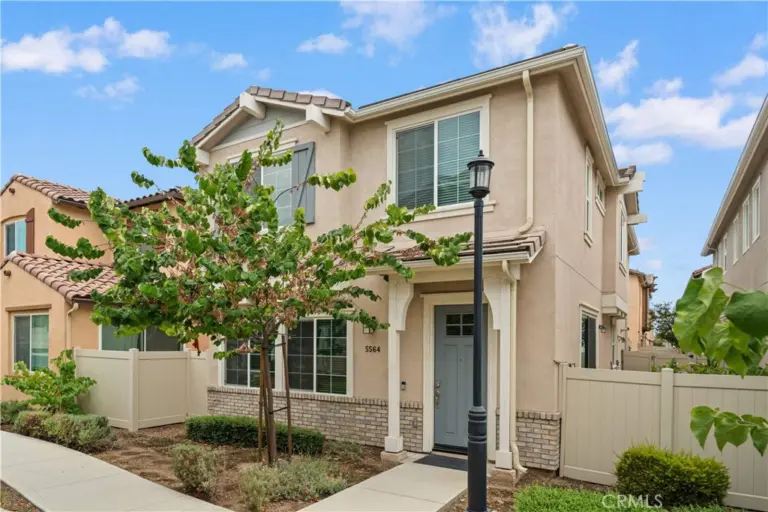 5564 Valencia, Montclair