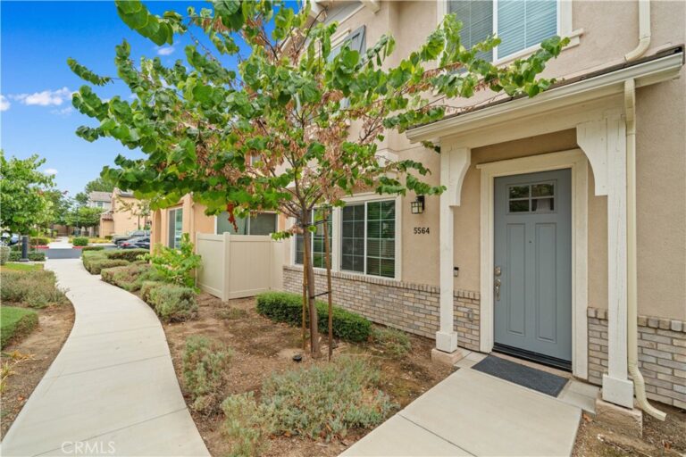 5564 Valencia, Montclair