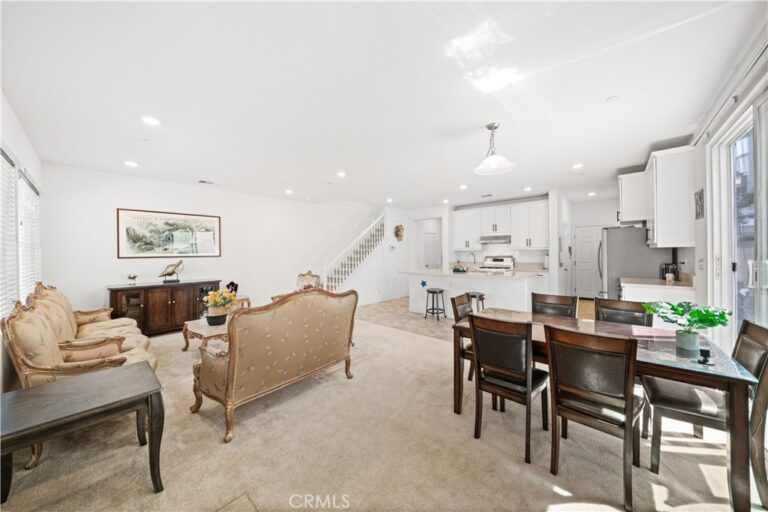 5564 Valencia, Montclair