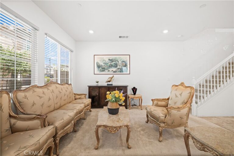 5564 Valencia, Montclair