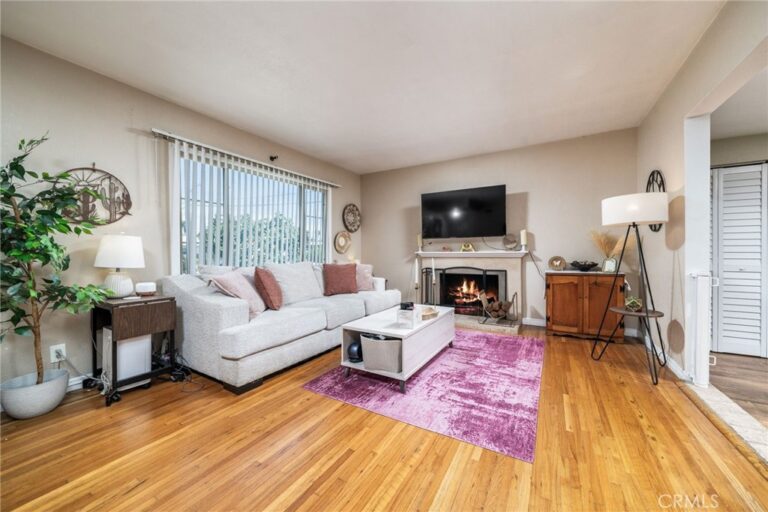 5595 Hawthorne, Montclair