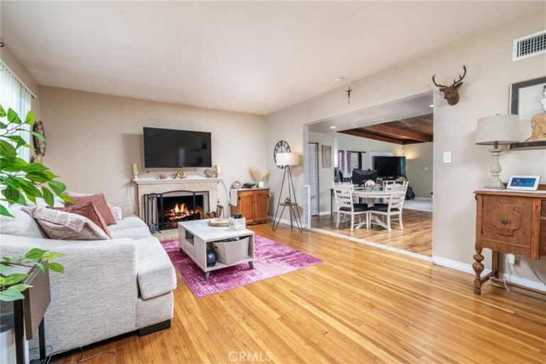5595 Hawthorne, Montclair