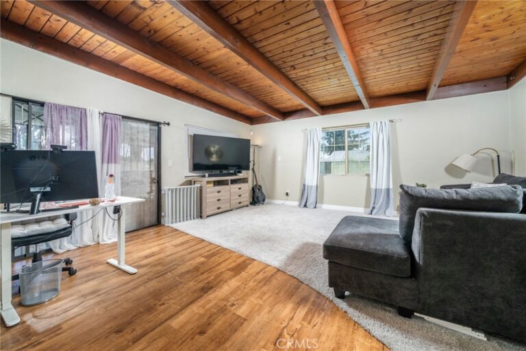 5595 Hawthorne, Montclair