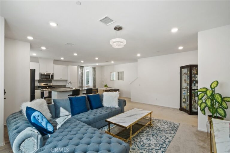 5604 Altamura Way #10, Fontana