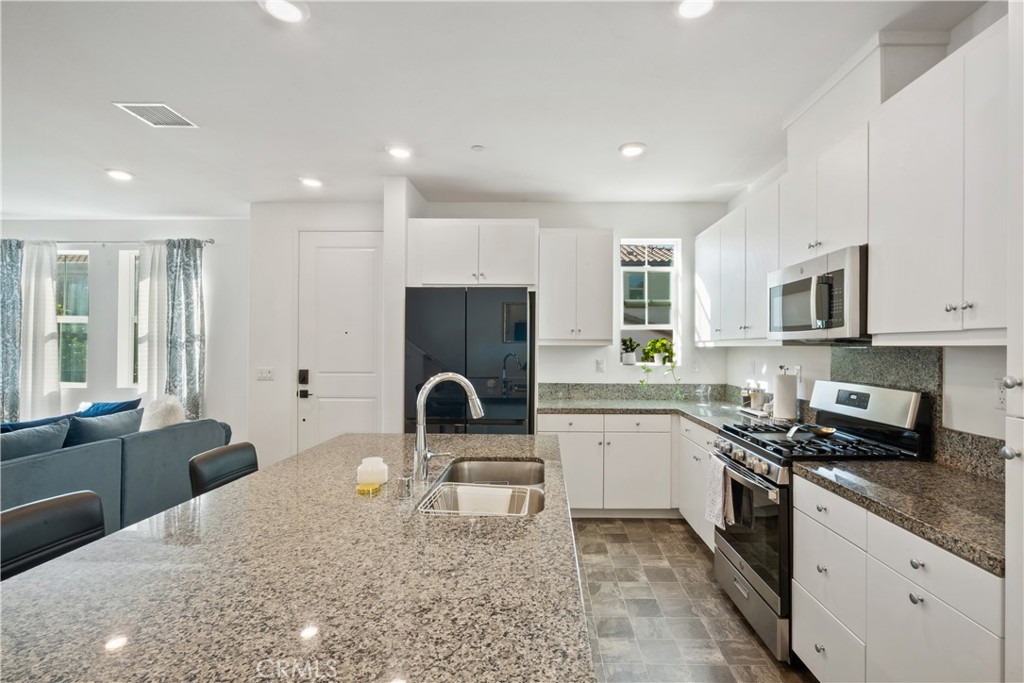 5604 Altamura Way #10, Fontana