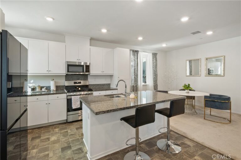 5604 Altamura Way #10, Fontana