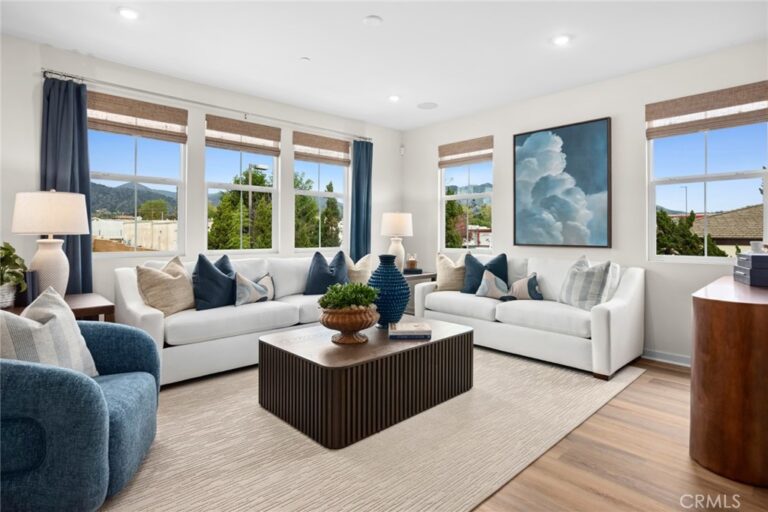 561 Gregory Way, Glendora