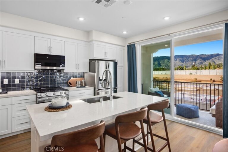 561 Gregory Way, Glendora