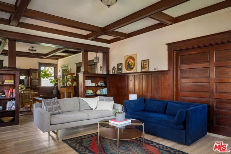 572 E Columbia Avenue, Pomona