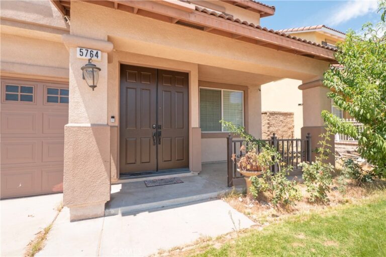 5764 Riverwood, Fontana