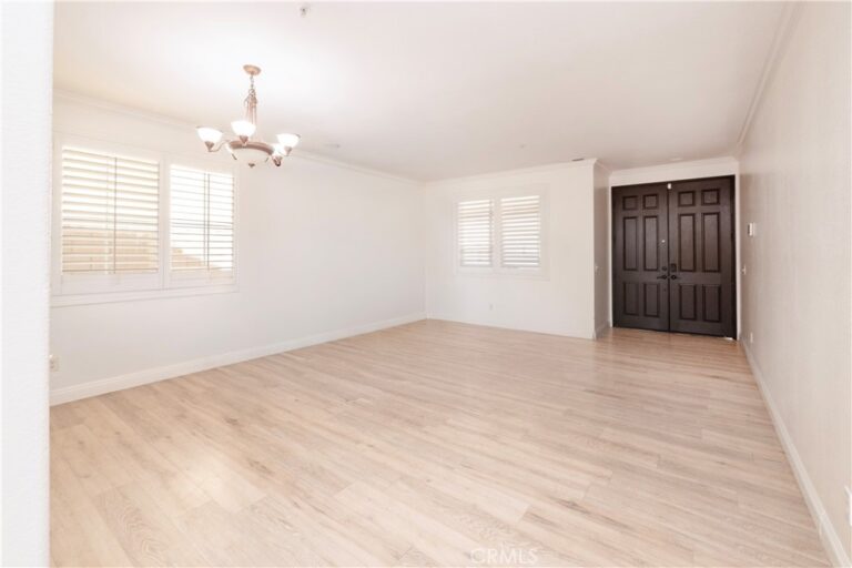 5764 Riverwood, Fontana