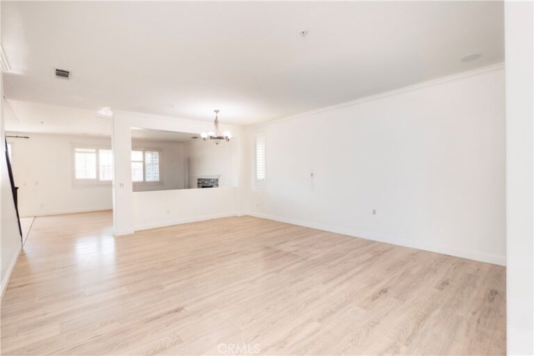 5764 Riverwood, Fontana