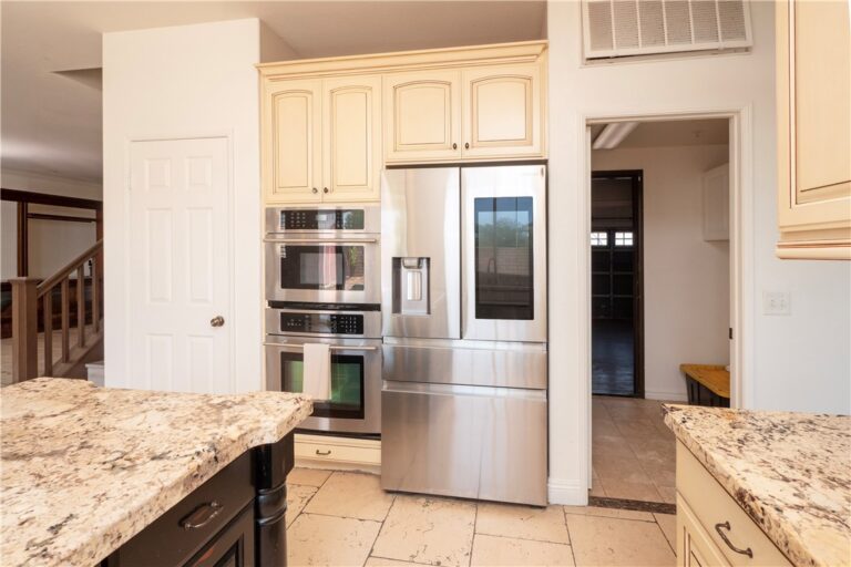 5764 Riverwood, Fontana