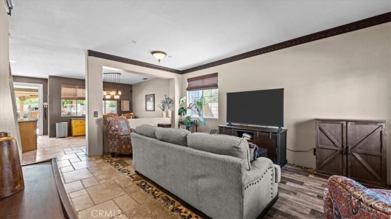 5767 Tamarisk, Fontana