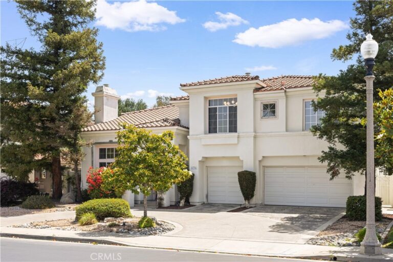 5776 Parkcrest Dr, La Verne