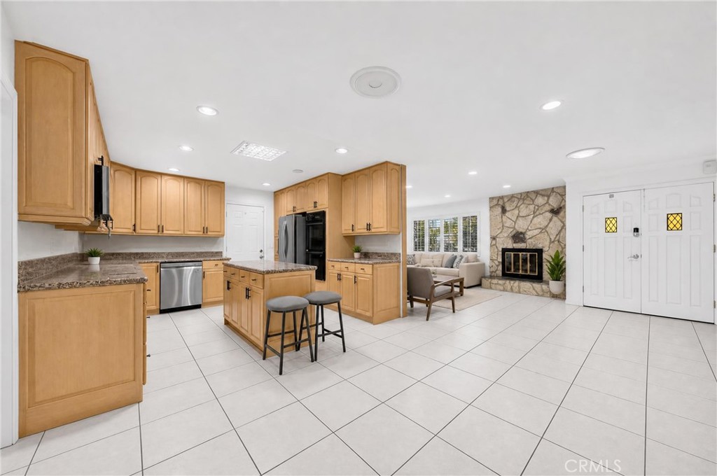 579 Aurora, Claremont