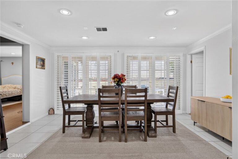 579 Aurora, Claremont