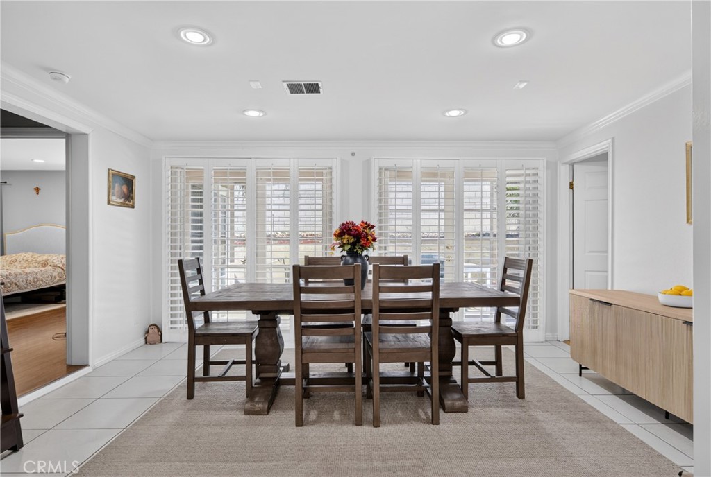 579 Aurora, Claremont