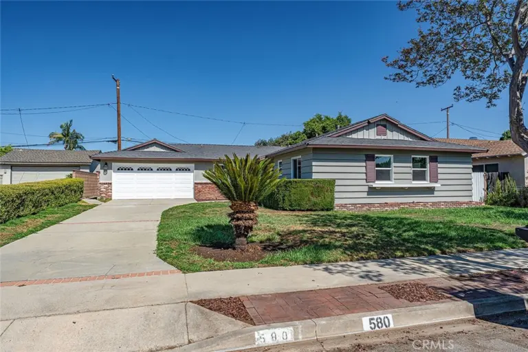 580 Dover Rd, Covina