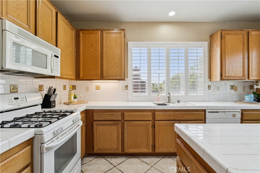 5848 Pine Valley Drive, Fontana