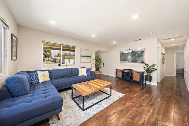 594 Winn, Upland
