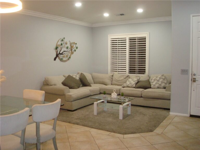 6043 Camargo Place, Fontana