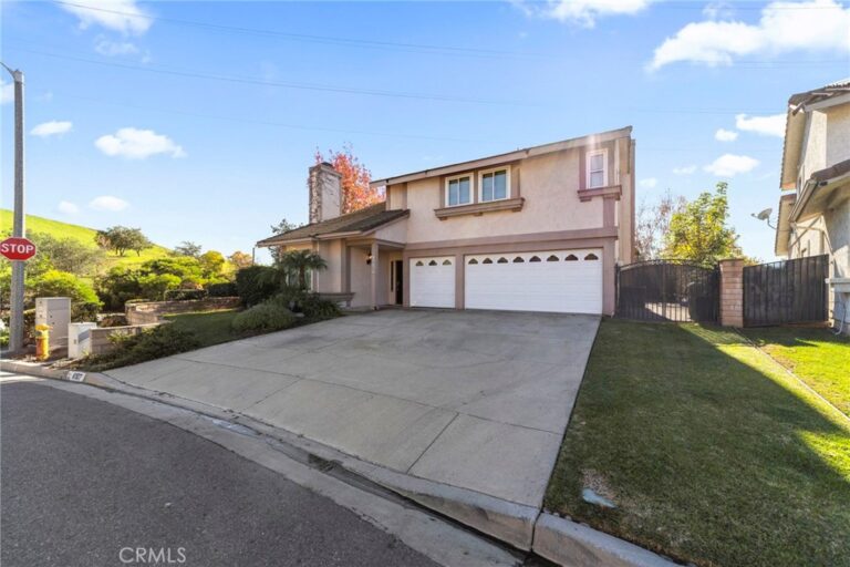 6107 Meadow Lark Drive, La Verne
